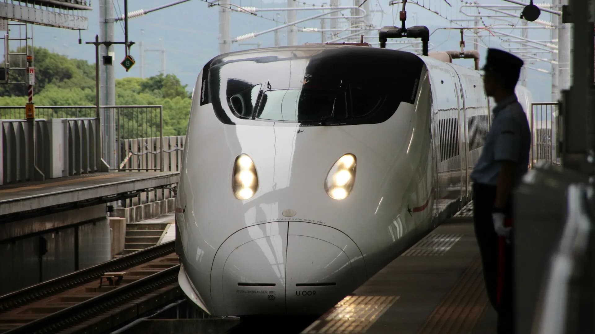Complete Guide to Japan's Transport System (Public Transit, IC Cards, Train Types, Bus Etiquette)
